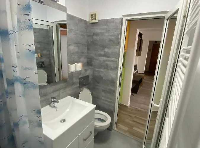 Andrei Intrare Mamaia, Campus *